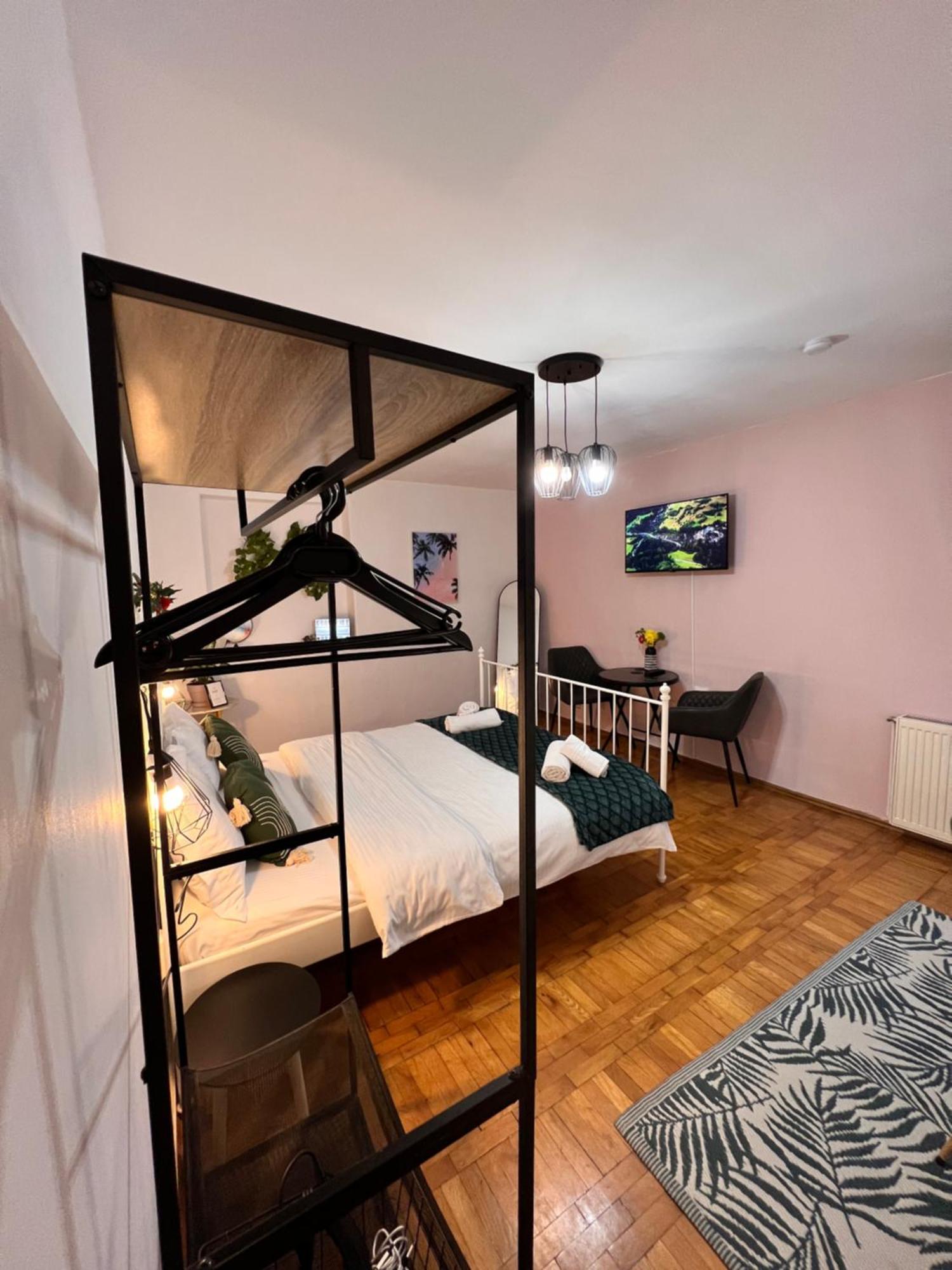 Old Town City Center Apartments Braşov Dış mekan fotoğraf
