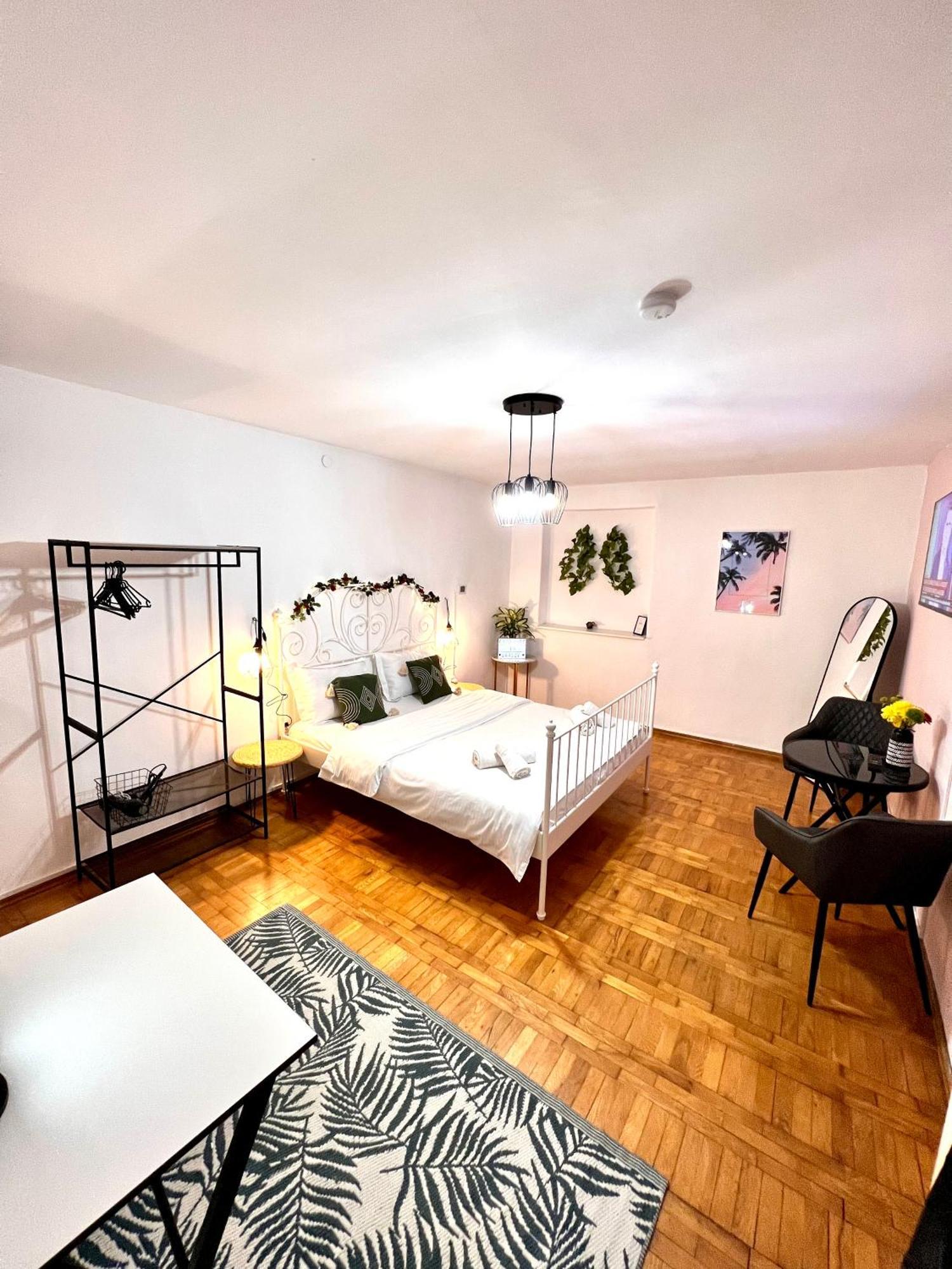 Old Town City Center Apartments Braşov Dış mekan fotoğraf